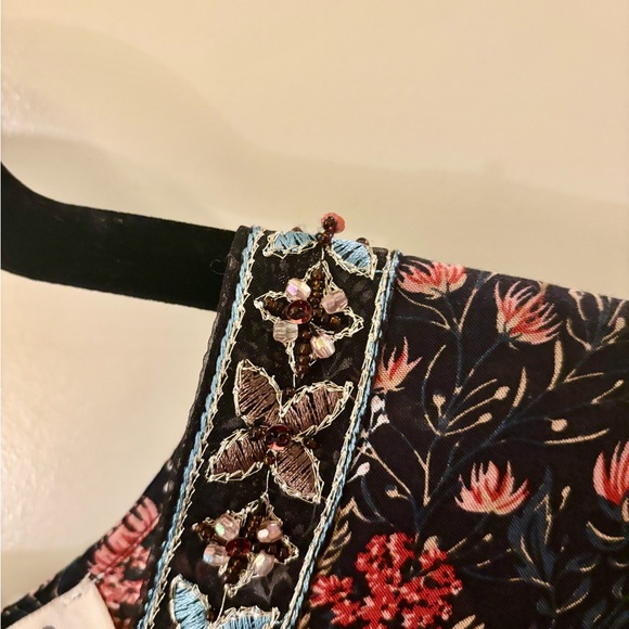 Umgee Floral Blouse with Bell Sleeves Small - Boho, Cottagecore, feminine - Picture 5 of 9